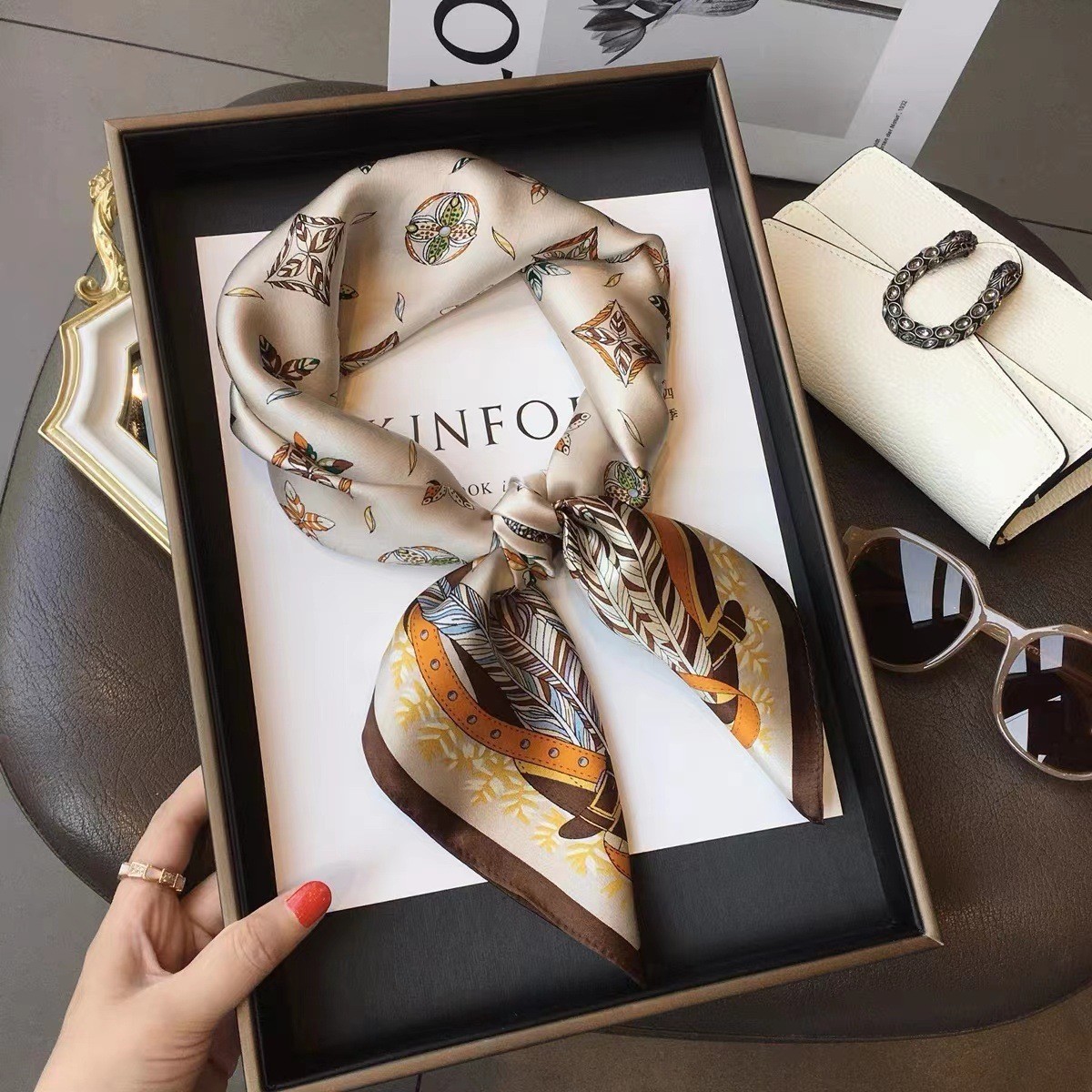 Luxe Mode Print 70*70 Cm Zijde - Luxury Bags Expensive recensie en prijs