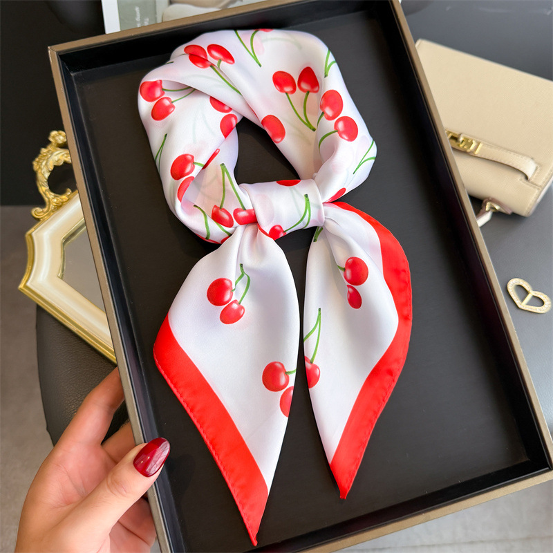 Luxe Vierkante Satijnen Sjaal  - Luxury Bags Cute recensie en prijs